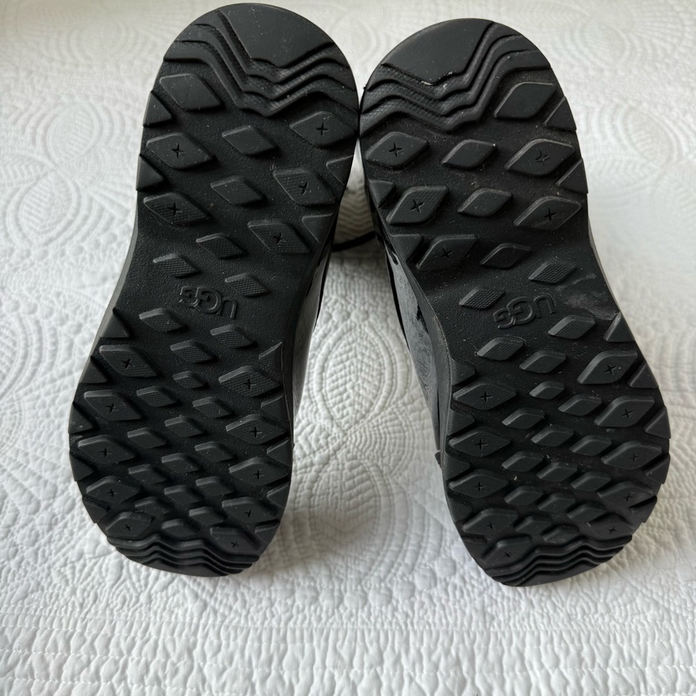UGG Adirondack Boot Black Patent Waterproof Women’s 7 VGUC Winter - Picture 7 of 8